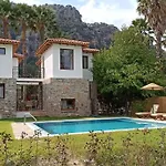 Villa Merry - 3Br Private Pool&Garden - 50M To River *
