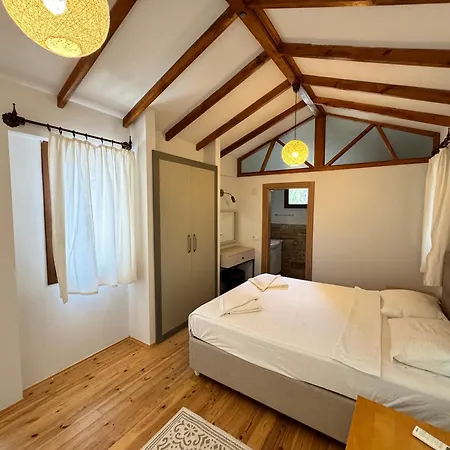 Villa Merry - 3Br Ensuite Villa - 50M To River וילה